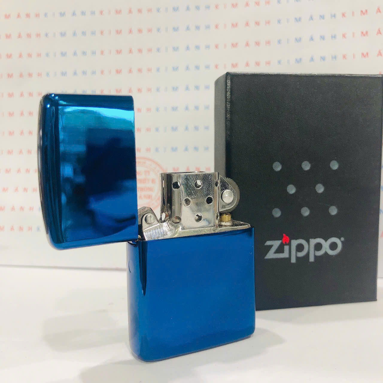 Bật lửa, hộp quẹt ZIPPO màu Xanh Chu niên loại trơn bóng, Kim Ánh nhập hàng cao cấp vỏ bằng đồng có dán tem đỏ
