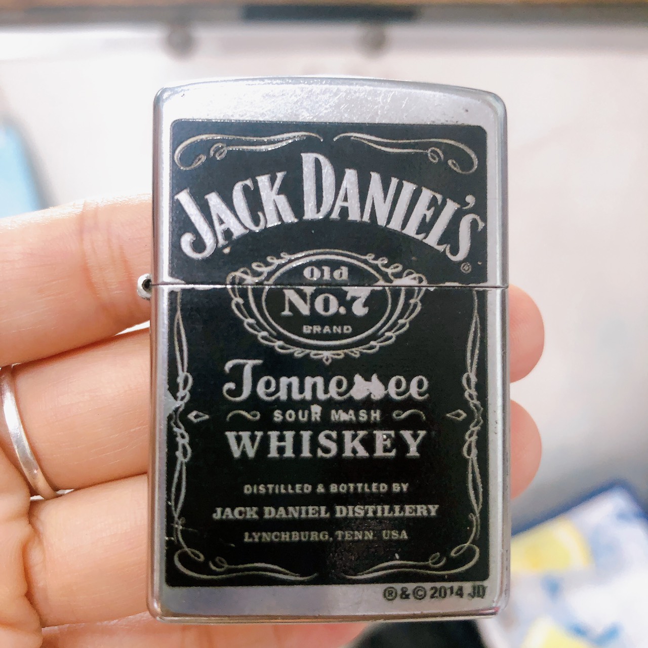 Bật lửa, hộp quẹt Zippo Mỹ khắc ăn mòn đổ sơn JACK DANIELS, Hàng chính hãng