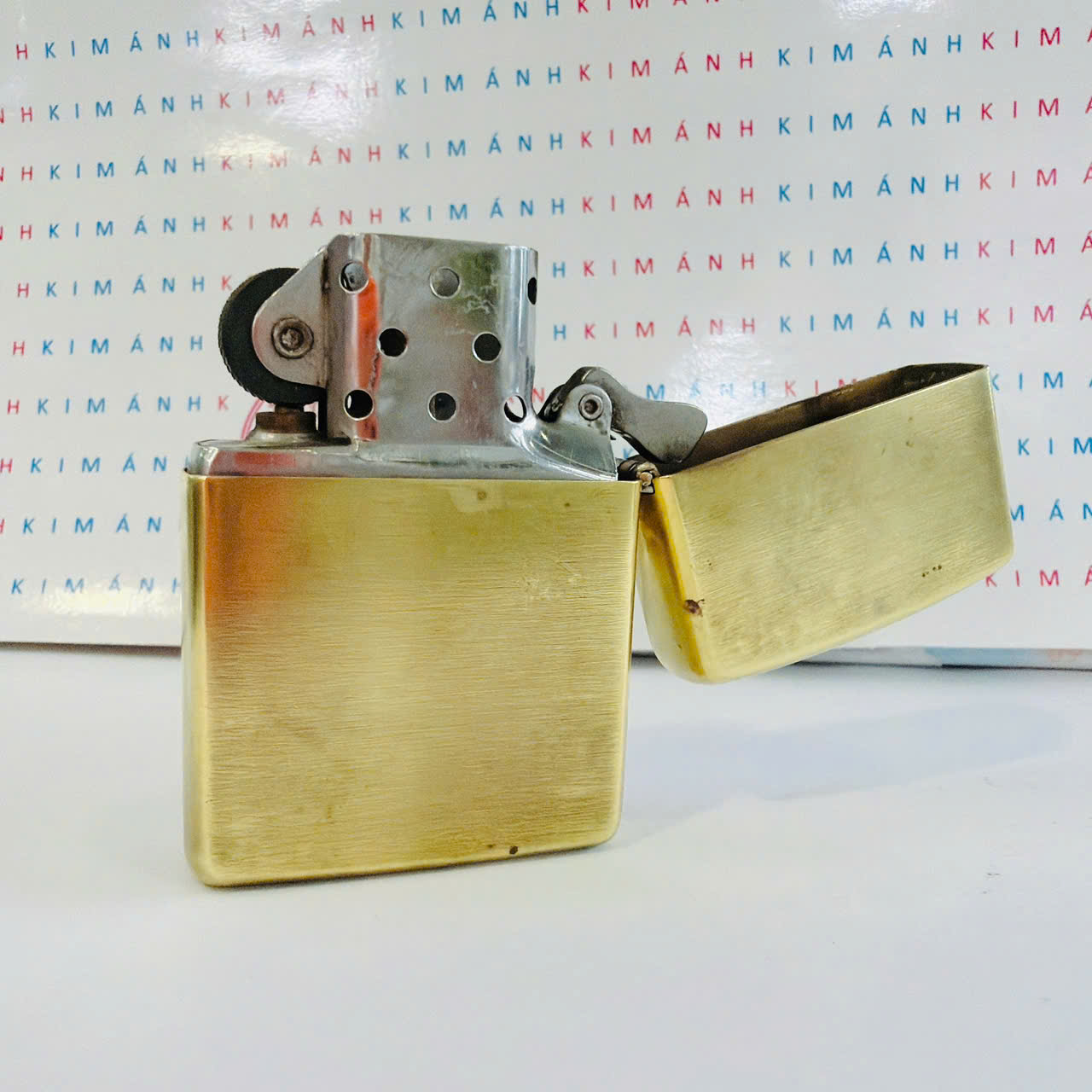 ZIPPO MỸ BRASS KHẮC ĂN MÒN CALAMVS CLADIO FORTIOR- ĐÁY LỒI 1993