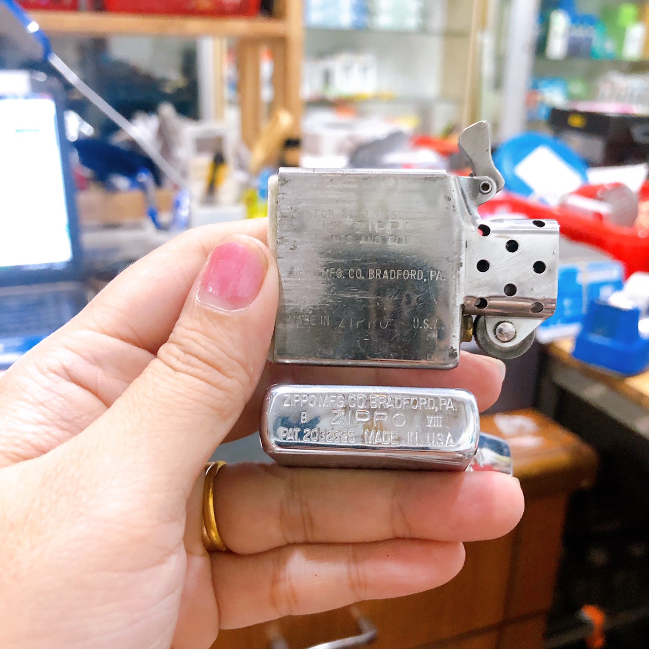 Bật lửa Zippo Mỹ Vintage đầu bằng đít bằng, khắc ăn mòn AMERICAN CLASSIC, mộc đáy ngược, sản xuất 1992, Hàng chính hãngg