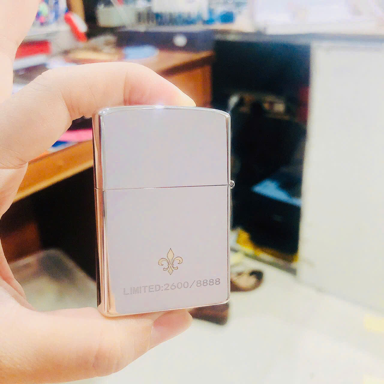 Bật lửa, hộp quẹt CHIEF chính hãng khắc laser chủ đề Mắt nước Limited , hàng chính hãng vỏ bằng đồng