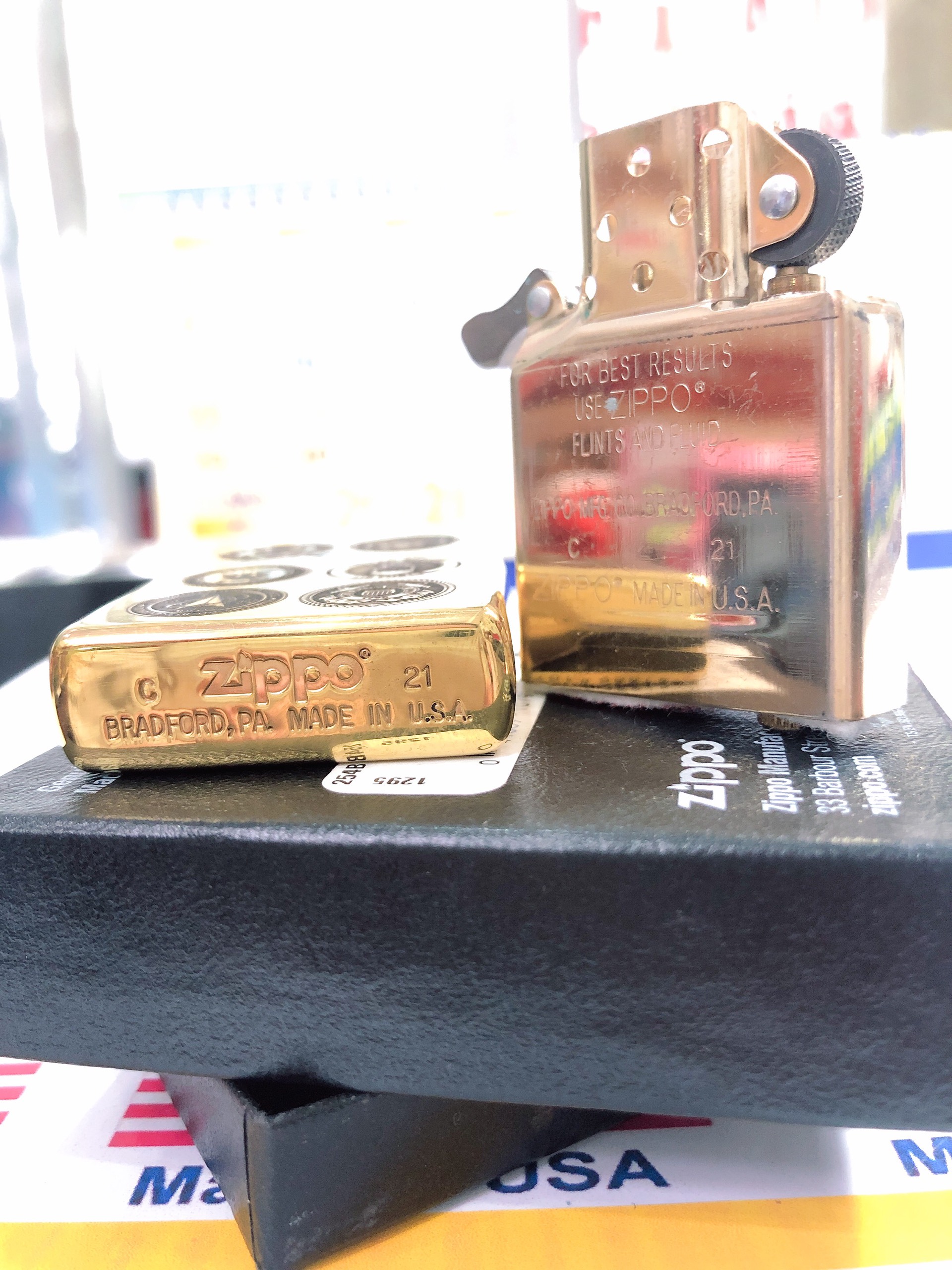 Bật lửa Zippo Mỹ High Polished Brass chủ đề các LoGo Quân Sự Mỹ