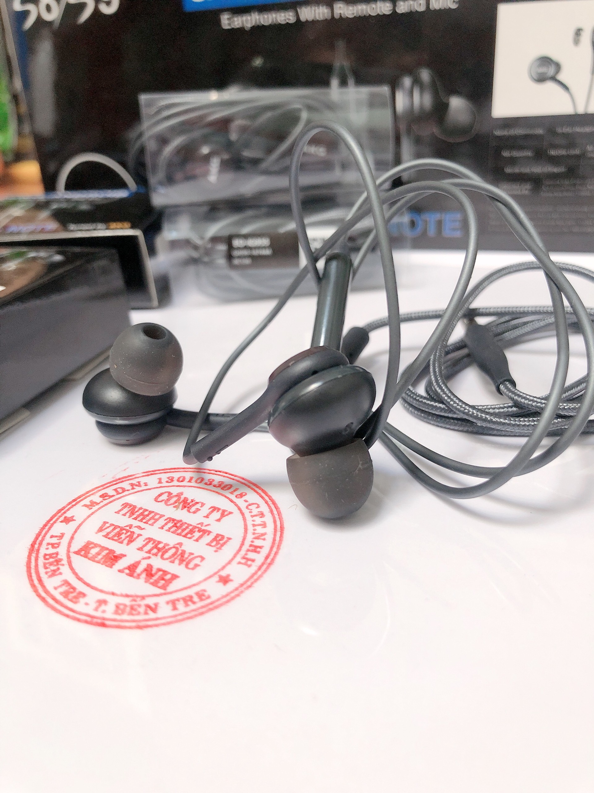 TAI NGHE ĐIỆN THOẠI DÙNG CHO SAMSUNG S8,S9 hiệu AKG , CÓ HỘP
