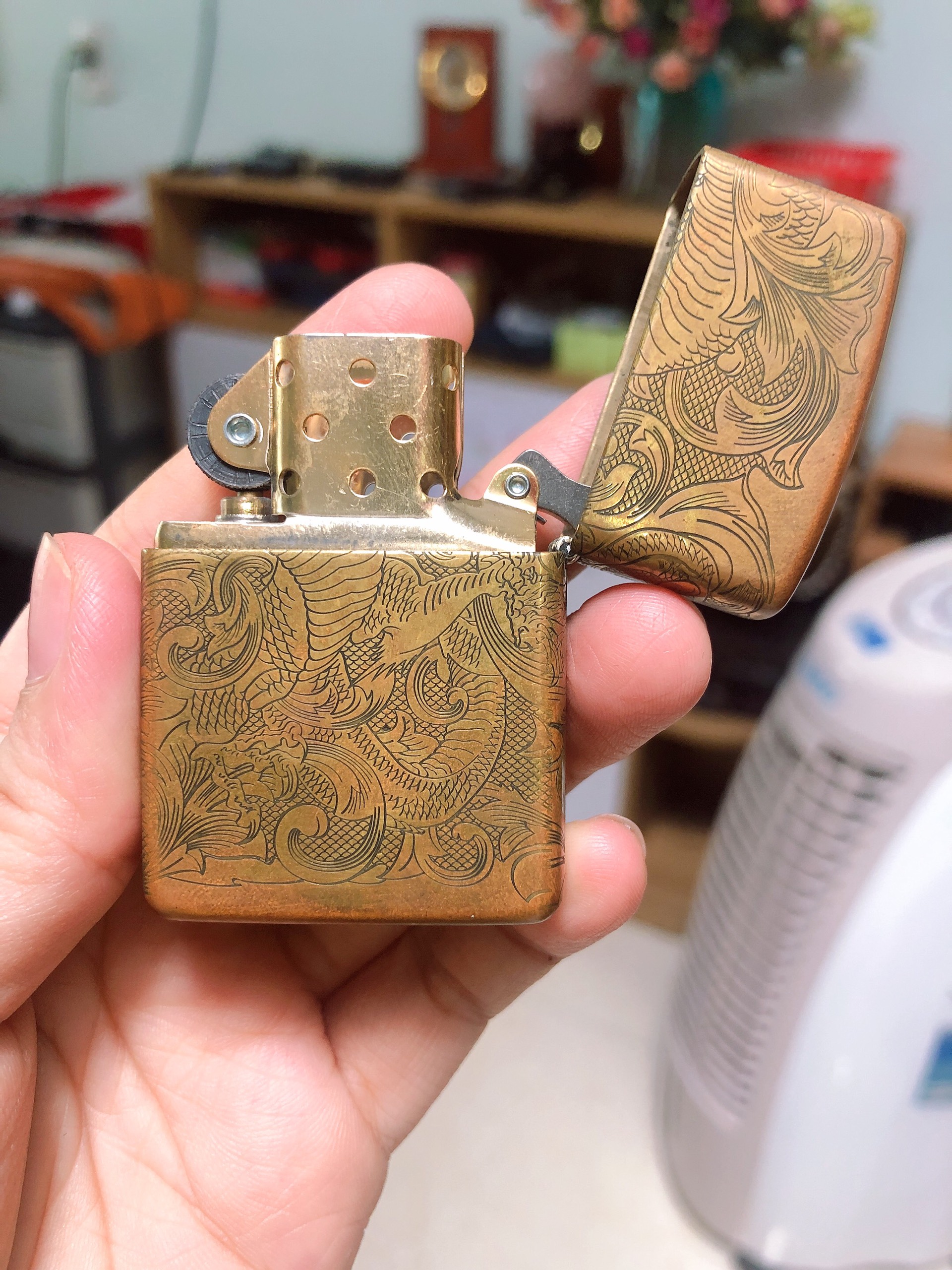 BẬT LỬA ZIPPO MỸ ARMOR KHẮC ĂN MÒN 4 MẶT CHỦ ĐỀ RỒNG