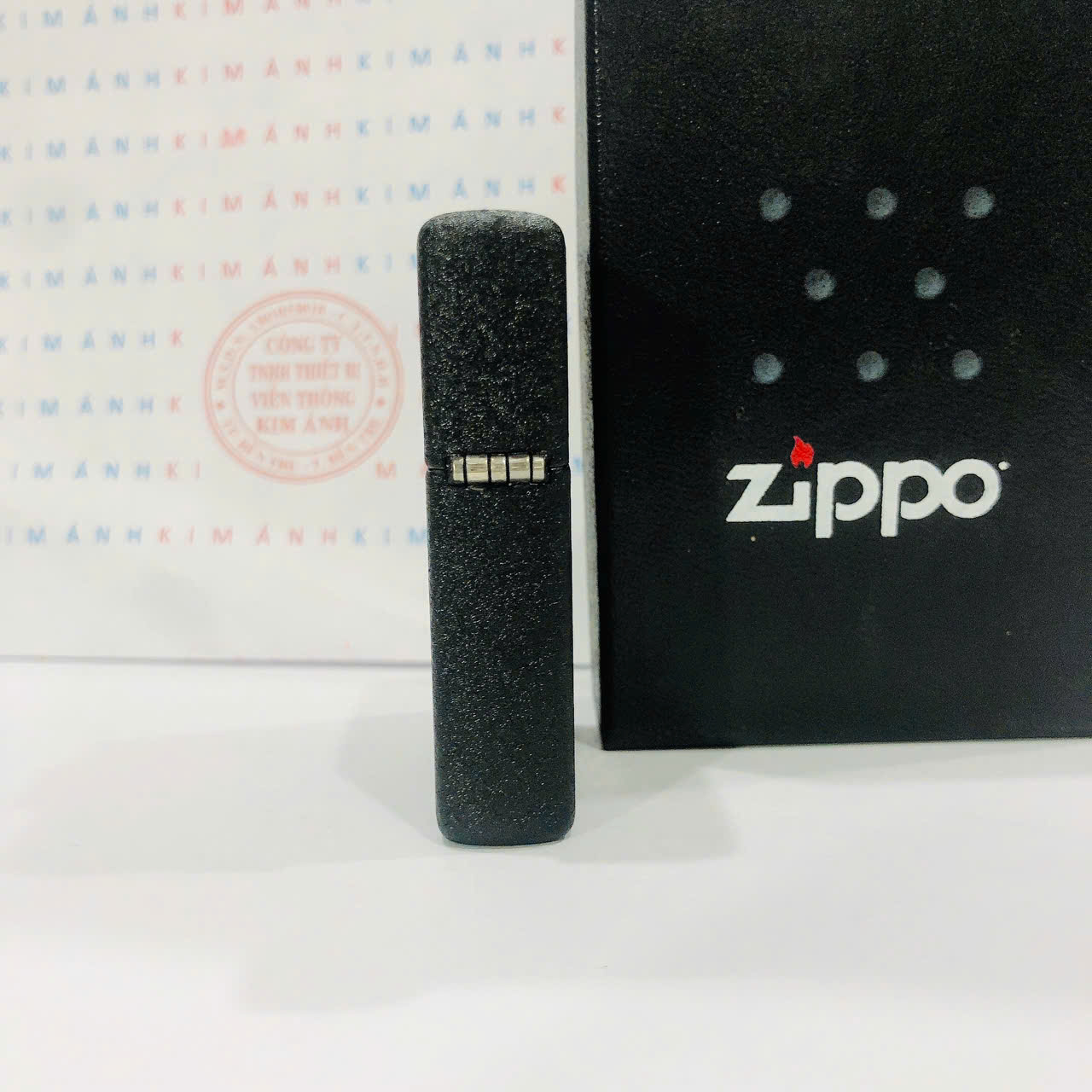 Bật lửa Zippo Mỹ chủ đề U.S Đen nhám, Cam kết hàng chính hãng có giấy Hải quan gửi kèm đơn hàng