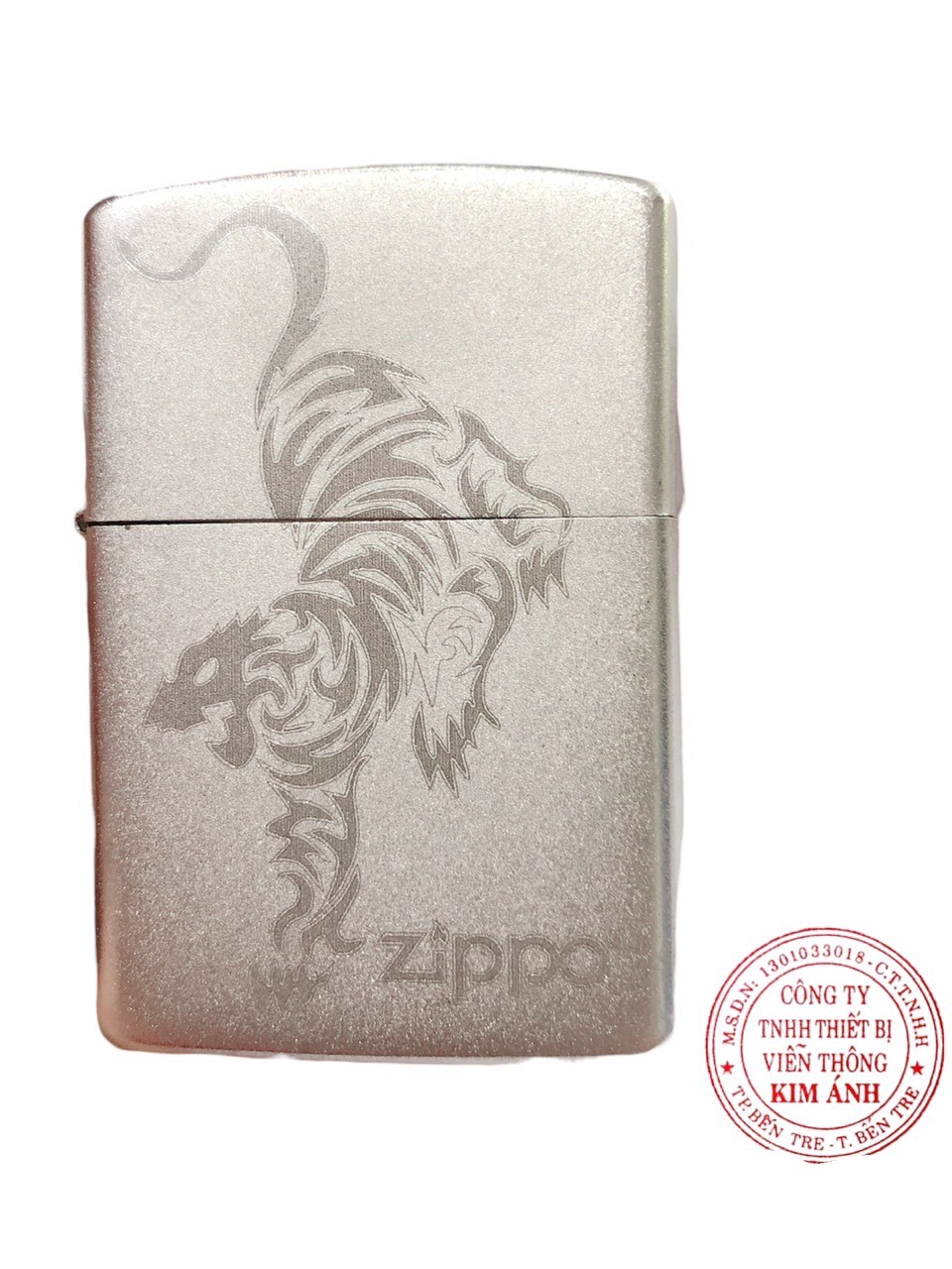 Bật Lửa, hộp quẹt Zippo chủ đề Hổ Bạc Nhám Satin , Vỏ bằng đồng có tem đỏ