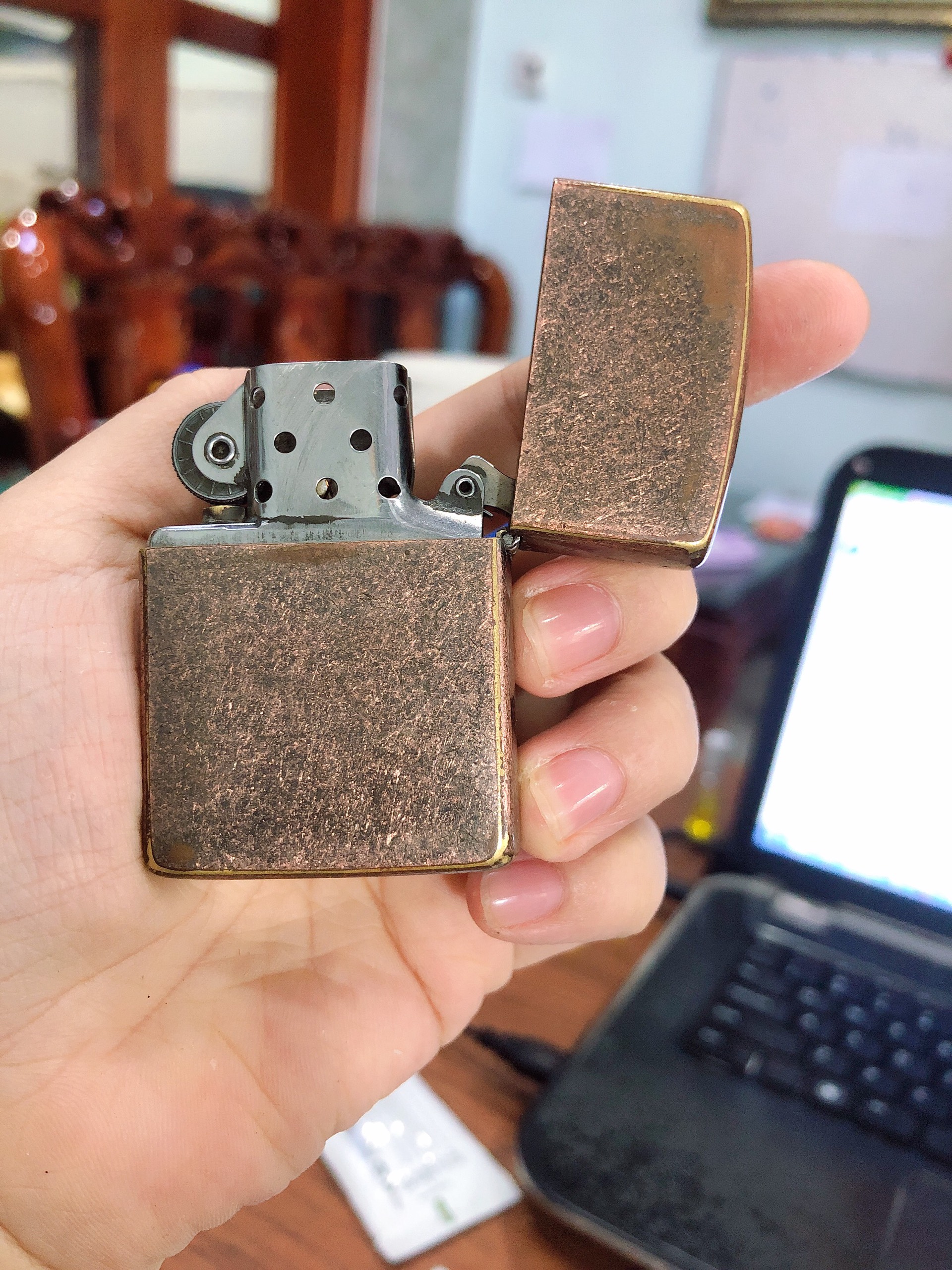 BẬT LỬA ZIPPO MỸ GIẢ CỔ EBLEM ZIPPO SINCE 1932, ĐÁY LỒI - MỘC NGƯỢC, SẢN XUẤT 1992