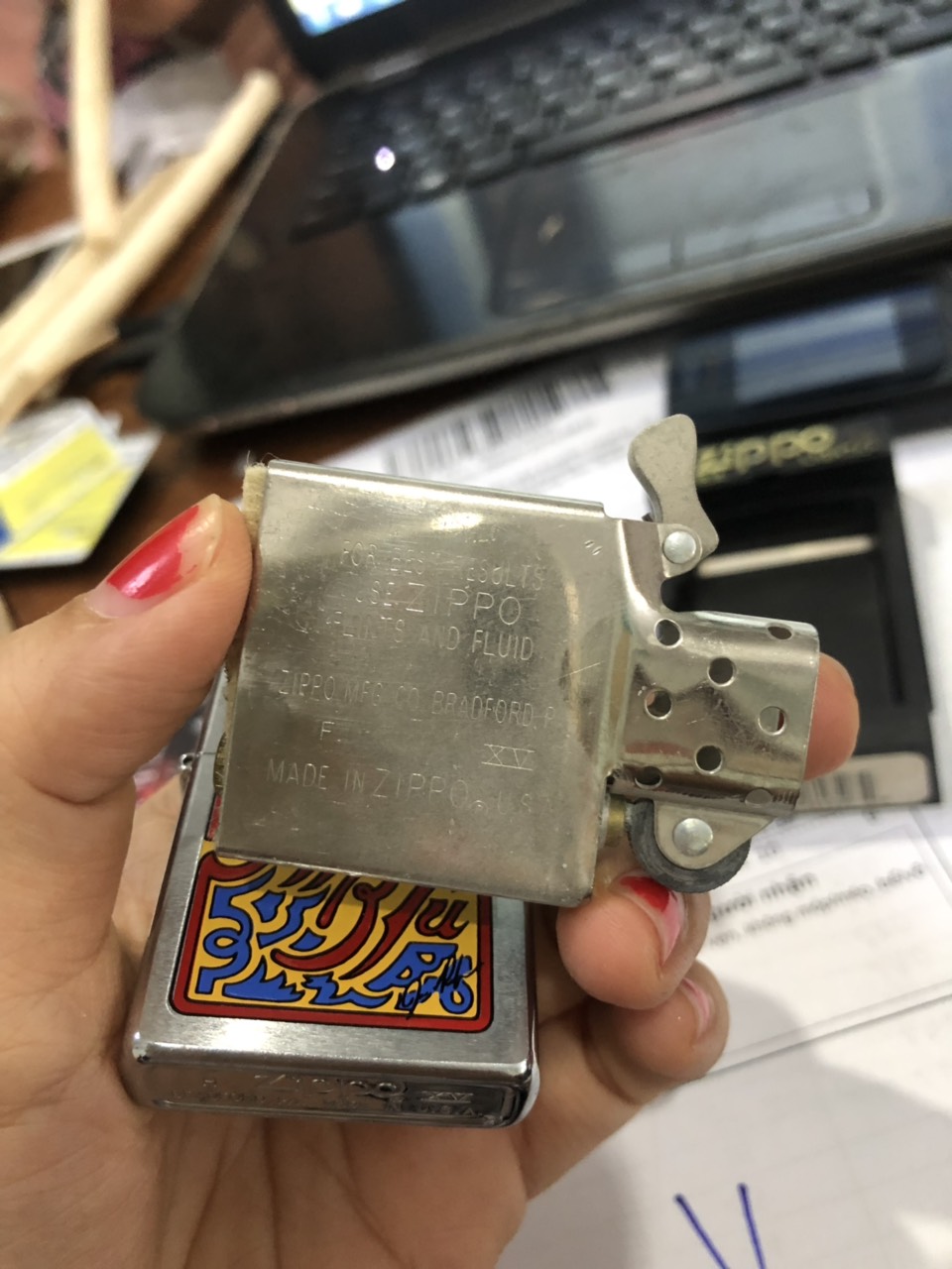 ZIPPO MỸ BRUSH CHROME IN SƠN 2 MẶT CHỦ ĐỀ BELLA BLU