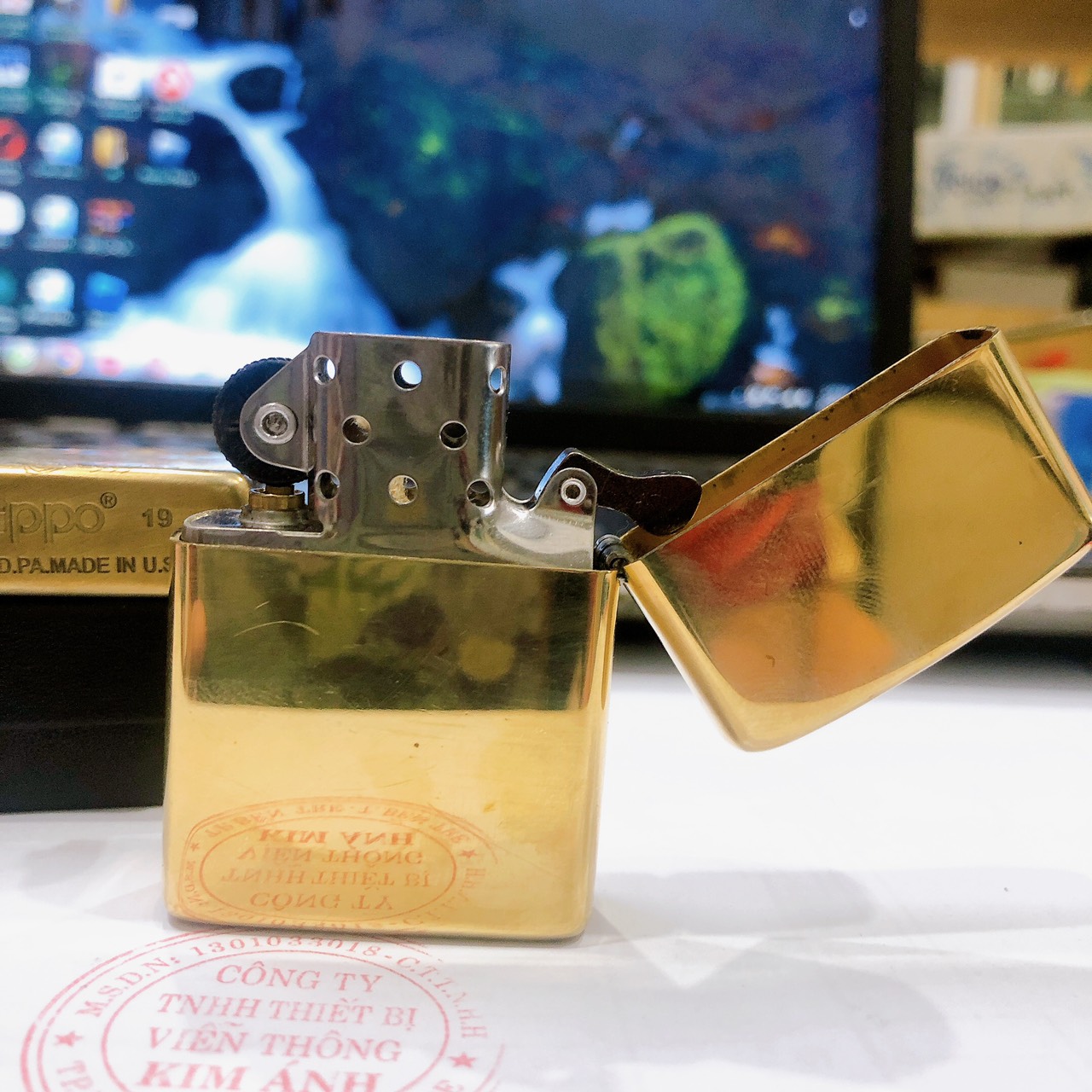 Bật lửa, hộp quẹt Zippo Armor vỏ dầy khắc ăn mòn mẫu cô gái Nhật gangster, Hàng loại 1 vỏ bằng đồng, có tem đỏ