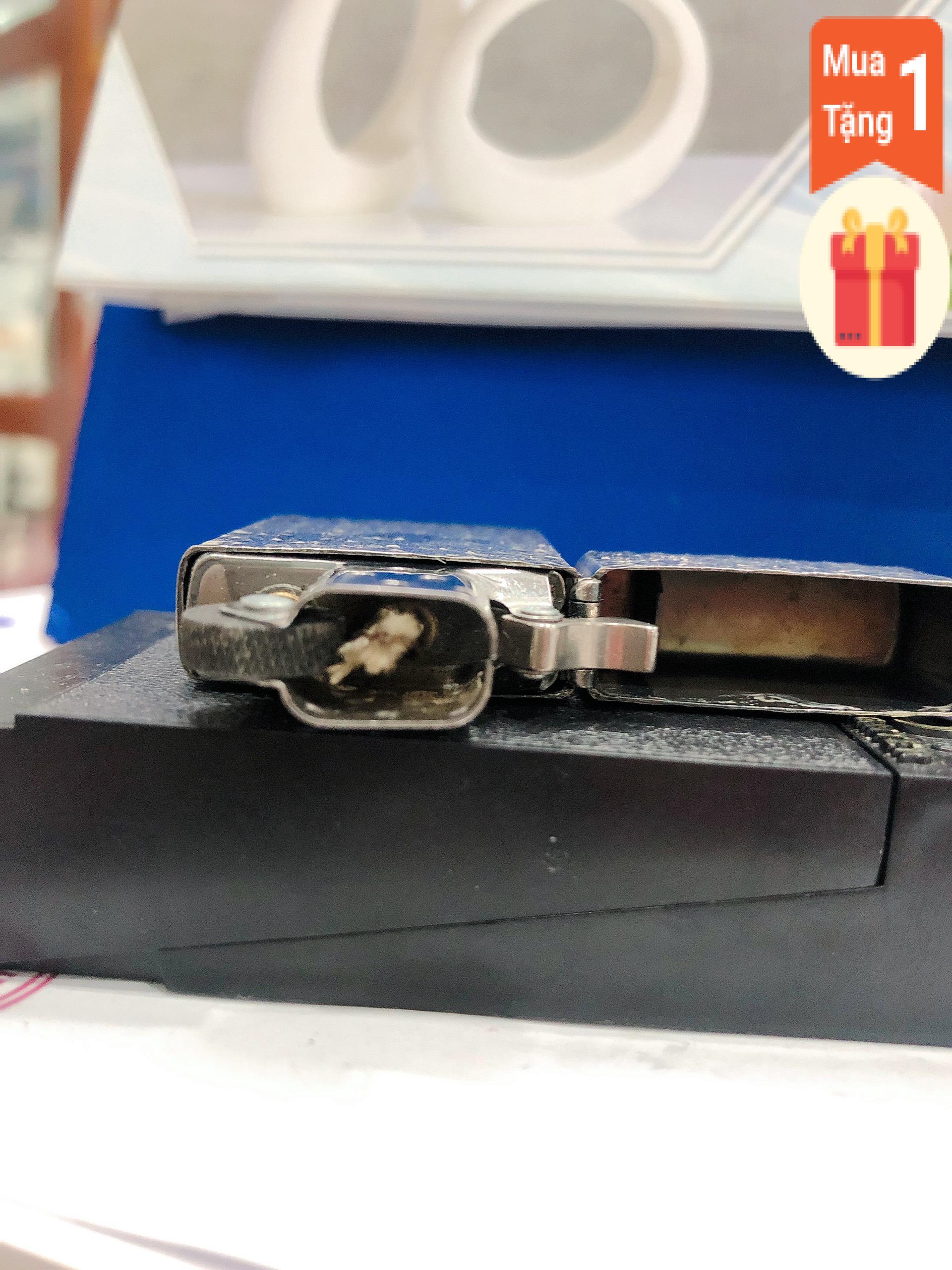 Bật lửa Zippo Mỹ Slim Lacke Bạc mẫu Gõ búa 2 mặt, XVI la mã, hàng chính hãng