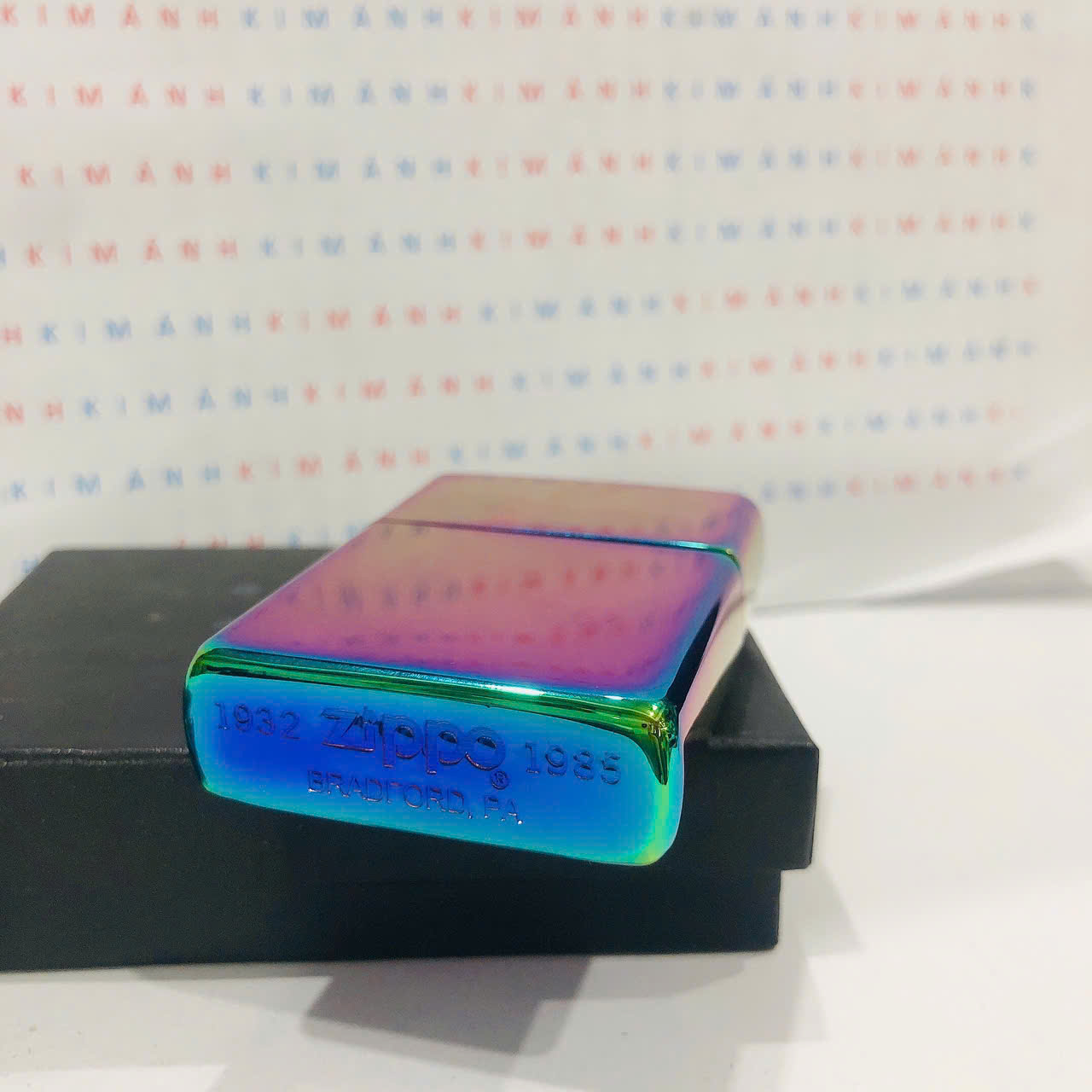 Bật lửa, hộp quẹt ZIPPO màu Tím Titan Chu niên loại trơn bóng, Kim Ánh nhập hàng cao cấp vỏ bằng đồng có dán tem đỏ