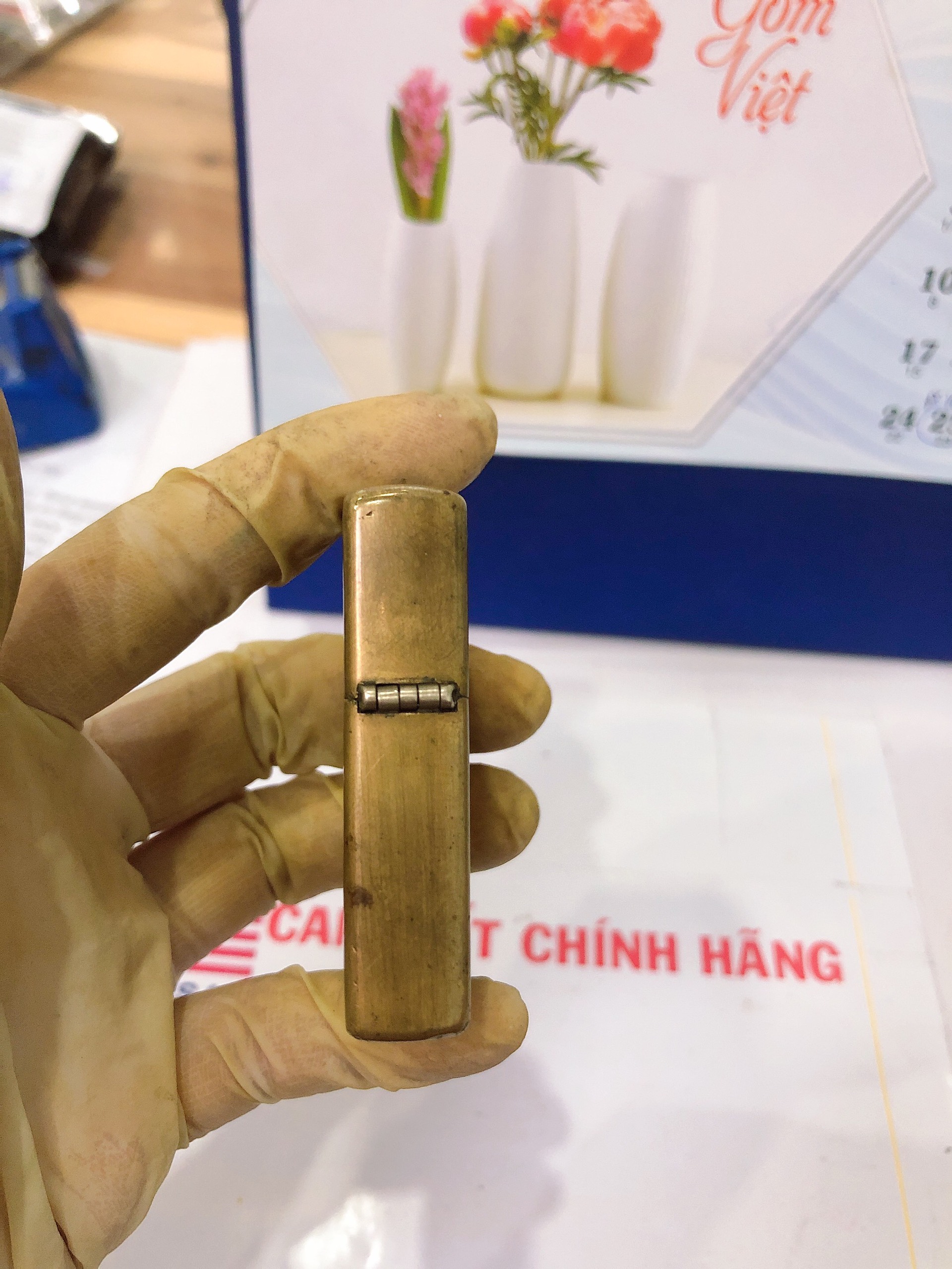 Bật lửa Zippo Mỹ Brass, Khắc ăn mòn chủ đề LIBERTY - Nữ Thần Tự Do, sản xuất 1996, Hàng chính hãng