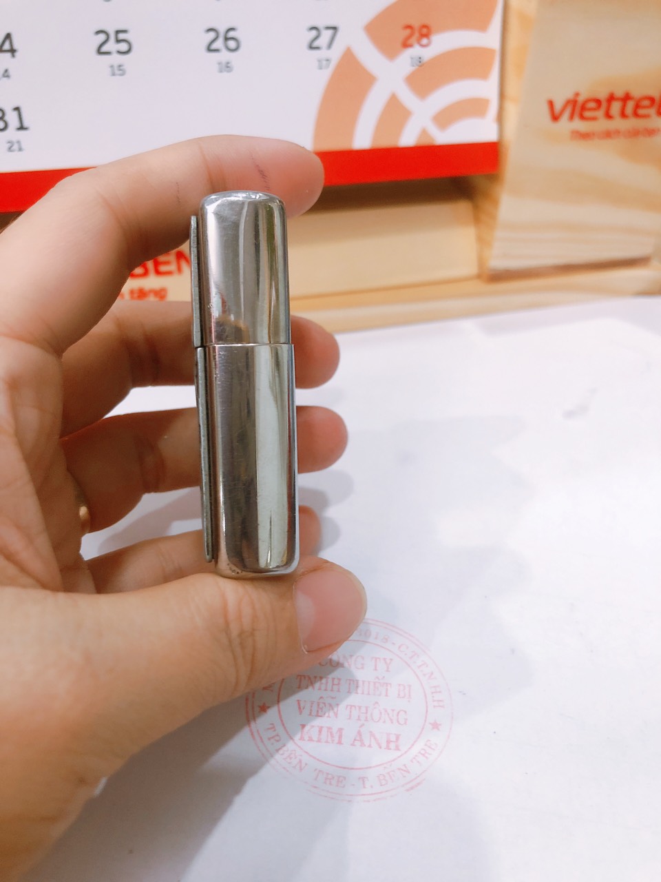 Bật lửa, hộp quẹt Zippo Mỹ brushed chrome Eblem biểu tượng nước Mỹ, Hàng chính hãng
