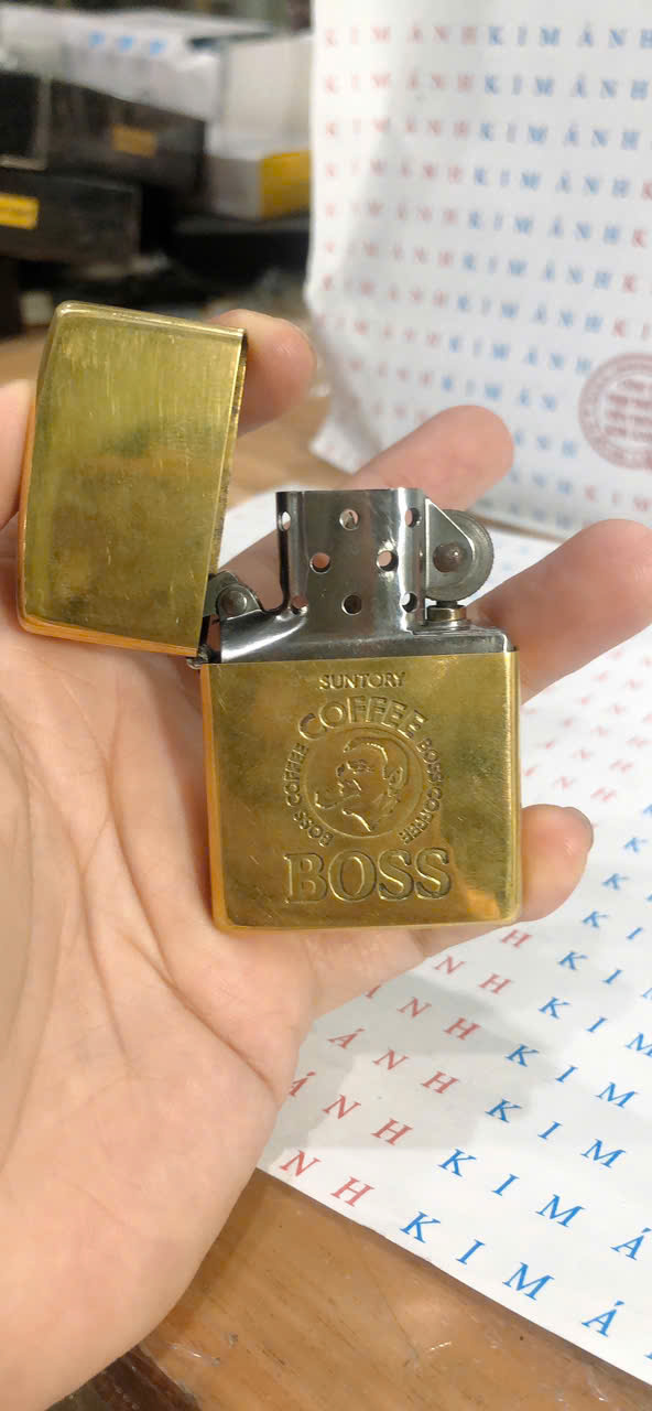 Hộp quẹt Zippo Mỹ BOSS COFFEE Brass đồng, XIV la mã sản xuất 1998, Hàng chính hãng