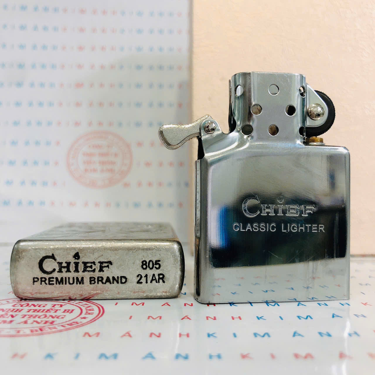 Bật lửa CHIEF CF1323GY Cô Gái Gió Bạc - Chất Liệu Đồng Càng Dùng Càng Sáng (Hàng Chính Hãng)