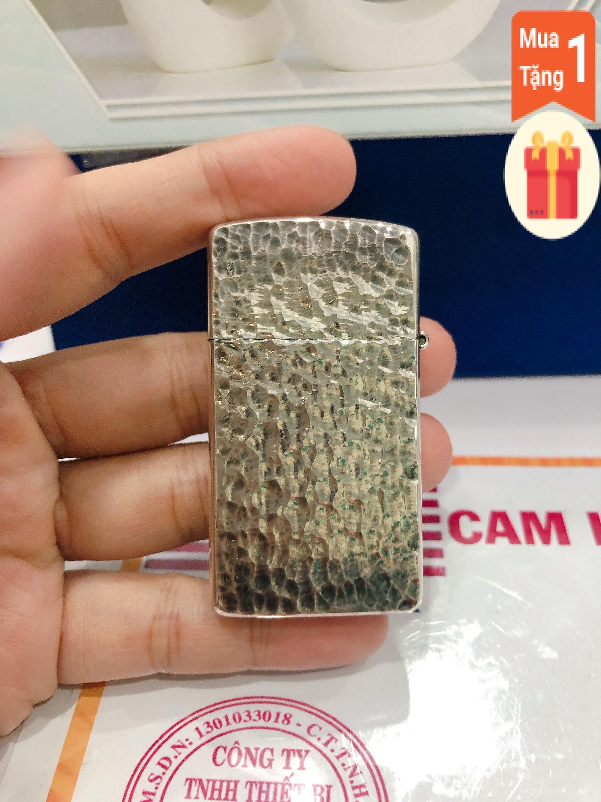 Bật lửa Zippo Mỹ Slim Lacke Bạc mẫu Gõ búa 2 mặt, XVI la mã, hàng chính hãng
