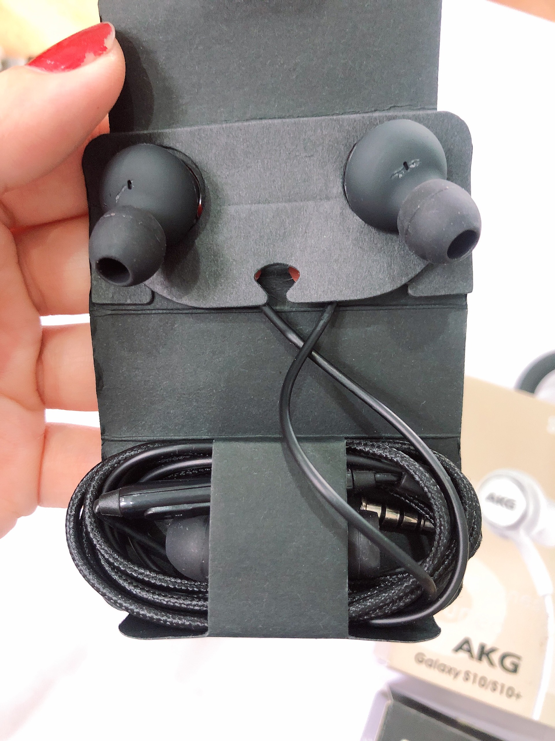TAI NGHE ĐIỆN THOẠI HIỆU AKG dùng cho S10, S10+ DÂY DÙ CHỐNG RỐI, CÓ MICRO, BOX