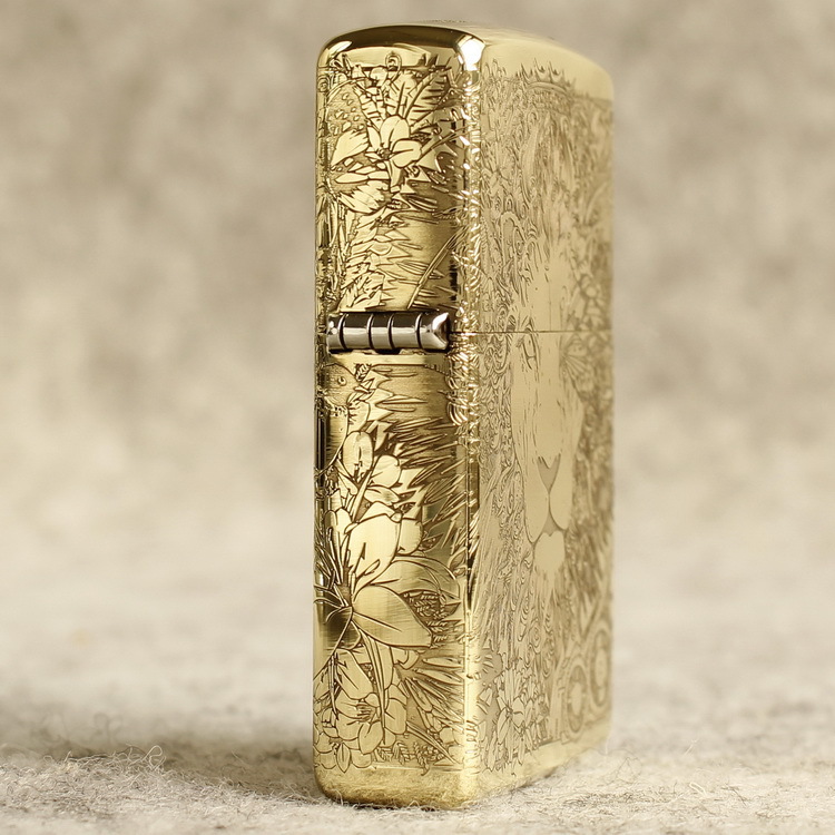 BẬT LỬA ZIPPO AMORR VỎ DÀY KHẮC ĂN MÒN 5 MẶT SƯ TỬ MẮT HOA MÀU VÀNG- VỎ ĐỒNG CÓ TEM ĐỎ