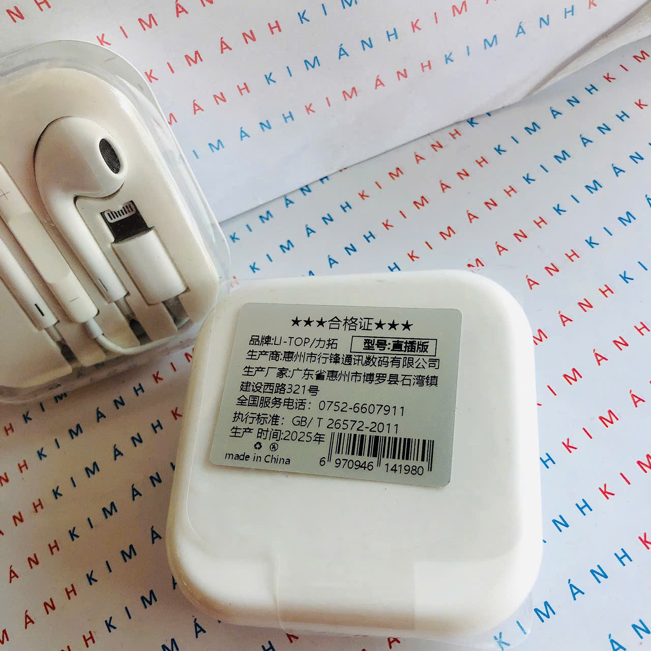 Tai nghe Li-Top chân cắm Lightning phiên bản trực tiếp ghim vào là phát nhạc, hàng chính hãng có giấy ủy quyền phân phối