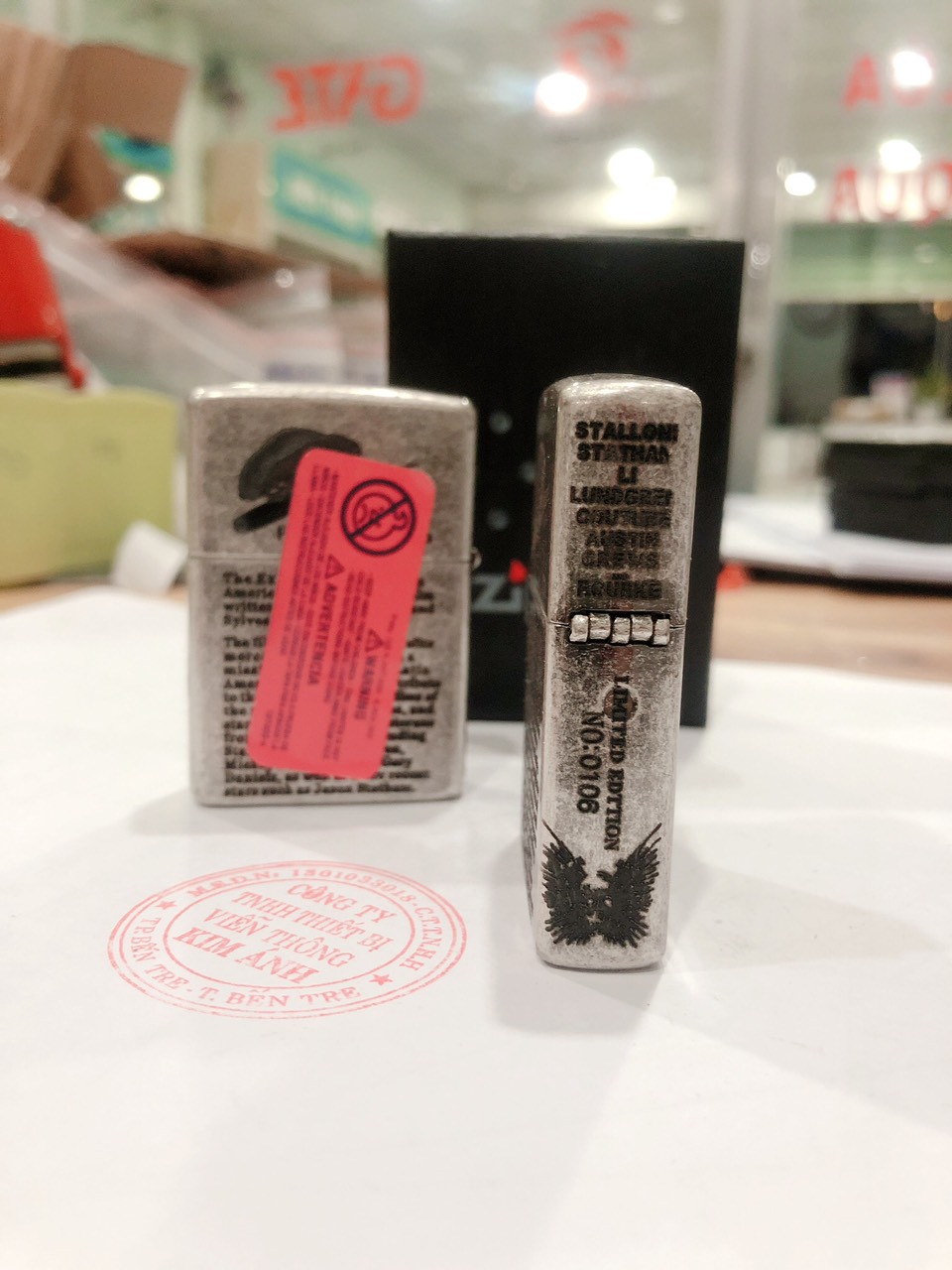 Bật Lửa, hộp quẹt Zippo Chim Đậu Đầu Lâu The Expendables Bạc Gỉa Cổ,  Vỏ đồng có tem đỏ