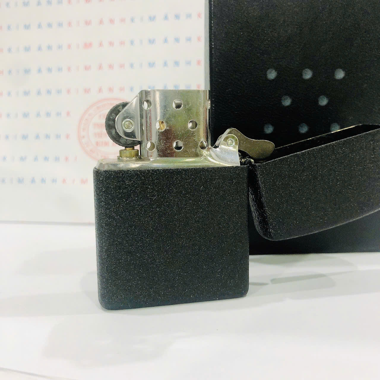 Bật lửa Zippo Mỹ chủ đề U.S Đen nhám, Cam kết hàng chính hãng có giấy Hải quan gửi kèm đơn hàng