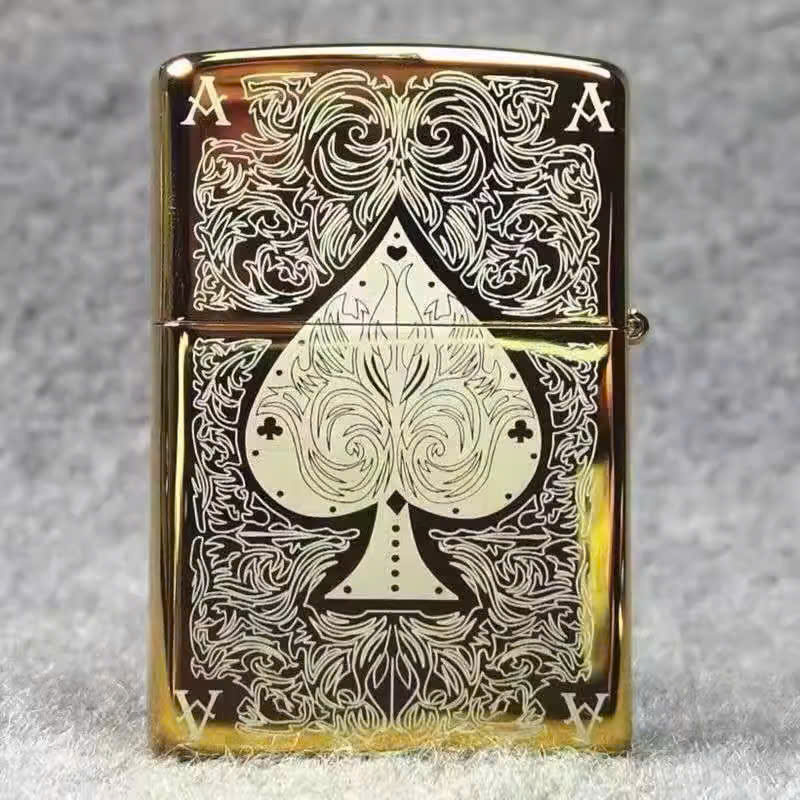 Hộp quẹt, bật lửa ZIPPO chủ bài Át Bích màu vàng, Kim Ánh nhập hàng cao cấp vỏ bằng đồng có dán tem đỏ