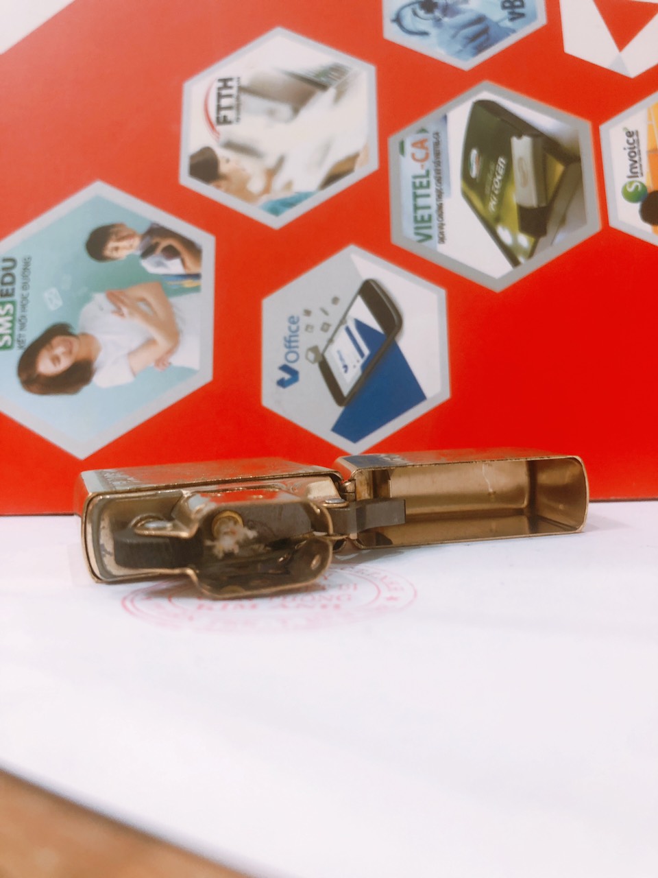 Bật lửa, hộp quẹt Zippo Mỹ high polish Brass chủ đề Tàu Chiến VELIERO, Hàng chính hãng