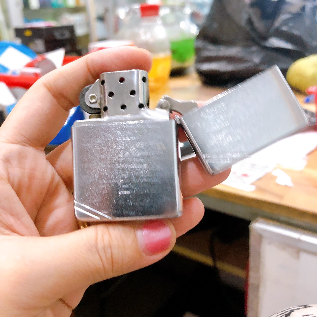 Bật lửa Zippo Mỹ Vintage đầu bằng đít bằng, khắc ăn mòn AMERICAN CLASSIC, mộc đáy ngược, sản xuất 1992, Hàng chính hãngg
