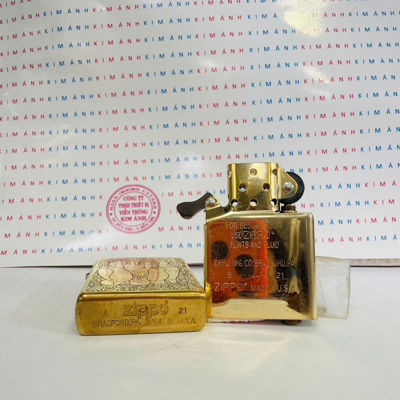 Bật Lửa Zippo Mỹ Khắc Laser 1 Mặt Ôm và 1 Mặt Ngồi Lên, Hàng Chính Hãng Có Giấy Hải Quan Gửi Kèm Đơn Hàng
