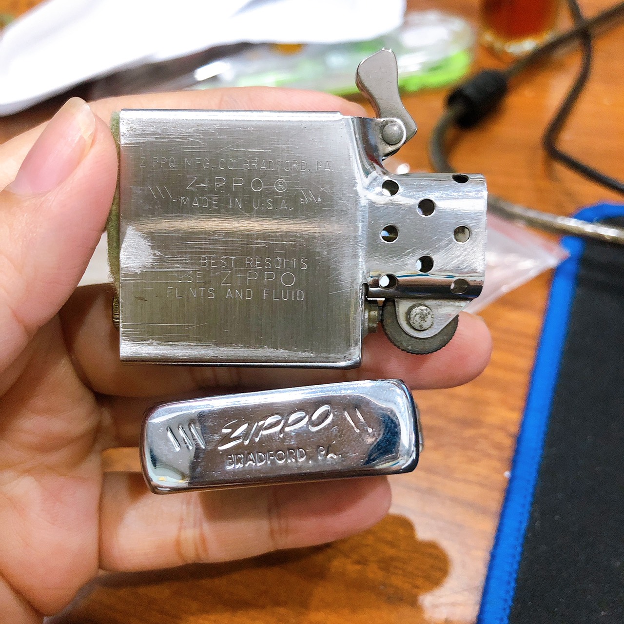 Bật lửa Zippo Mỹ Chrome xước ngang, mộc đáy ngược, chữ xéo, sản xuất 1985, Hàng chính hãng