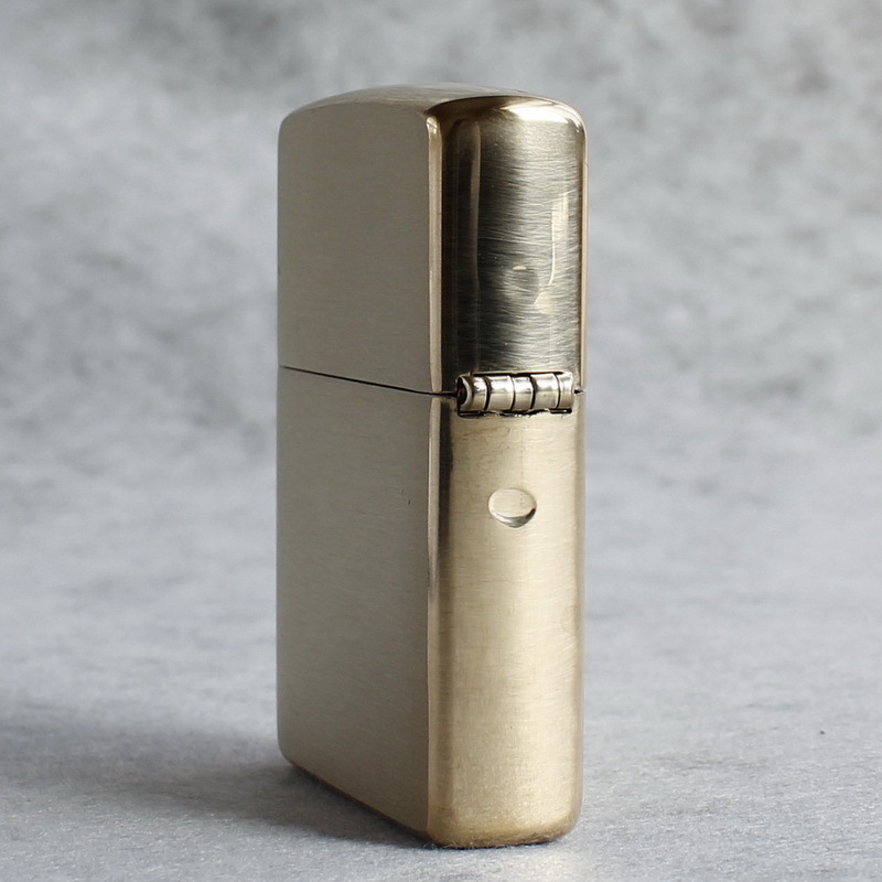 Bật lửa Zippo Mỹ Brushed brass, Cam kết hàng chính hãng có giấy Hải quan gửi kèm đơn hàng