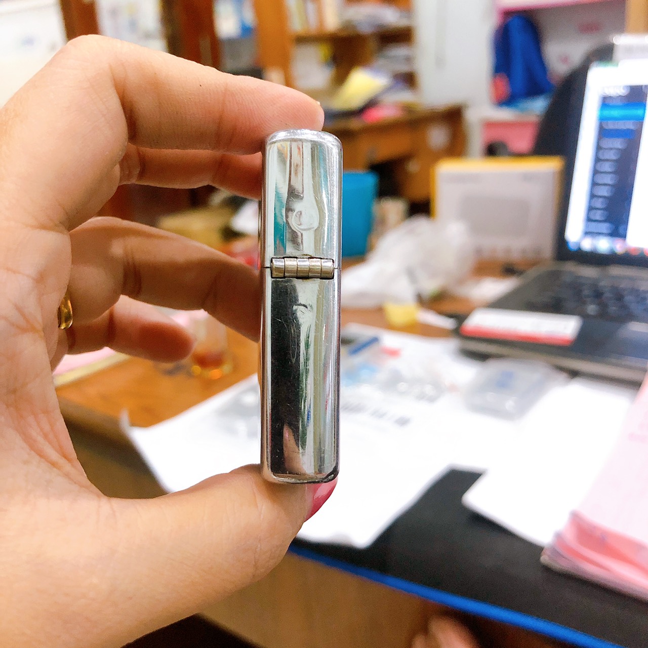 Bật lửa Zippo Mỹ, chữ xéo- mộc ngược, Khắc ăn mòn đổ sơn chủ đề Nhà Ga Xe Lửa, sản xuất 1958, Hàng chính hãng
