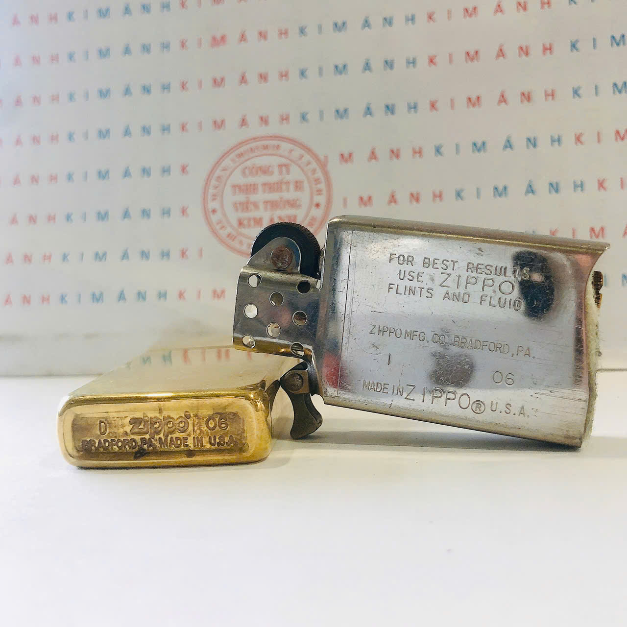 Bật lửa Zippo Slim Mỹ Brass trơn sản xuất 2006, hàng chính hãng có giấy nhập khẩu gửi kèm theo đơn hàng