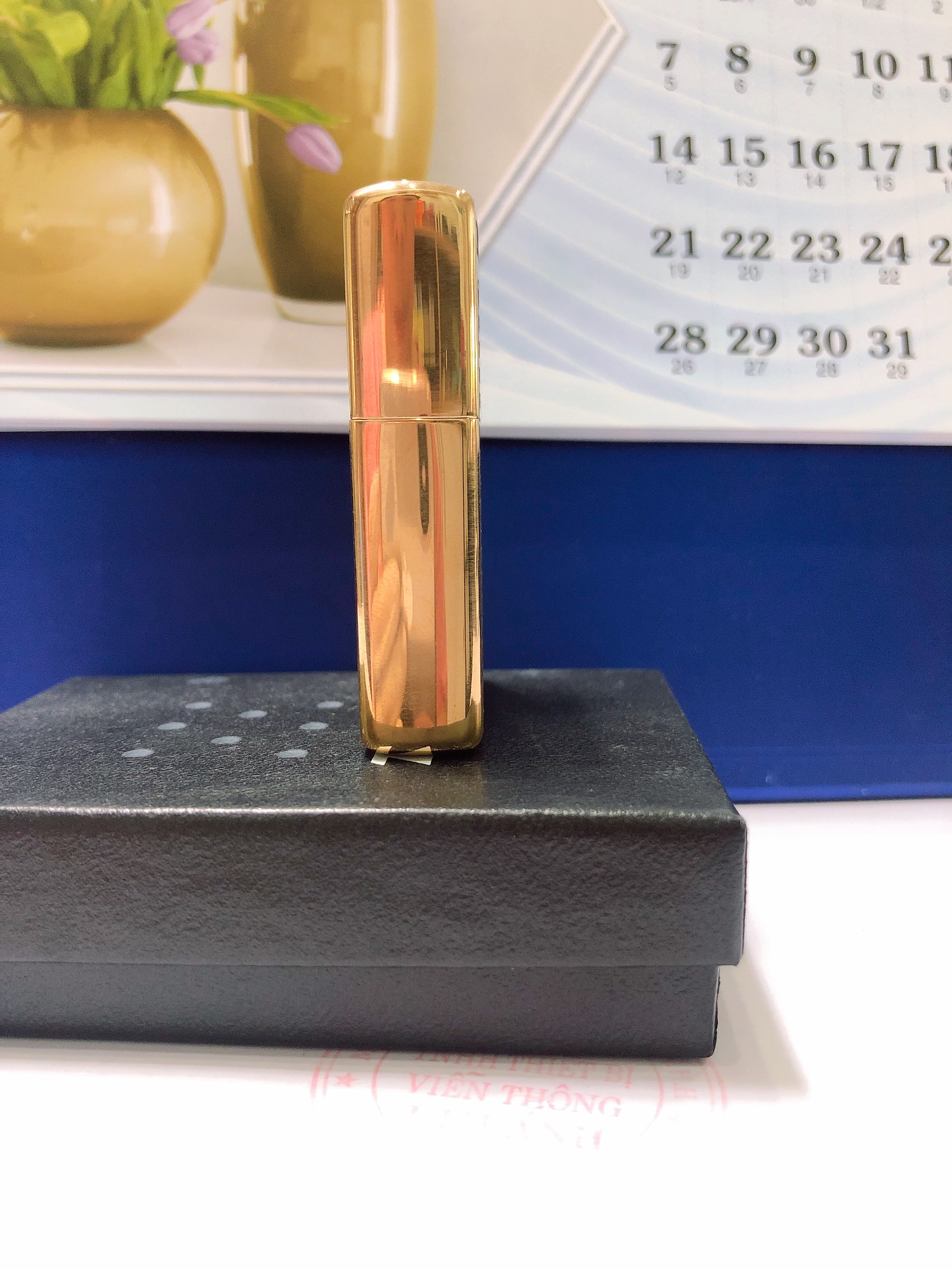Bật lửa Zippo Mỹ 204B Brushed Brass , Khắc ăn mòn 2 Mặt Bảng Mộc Đáy Zippo, Hàng chính hãng