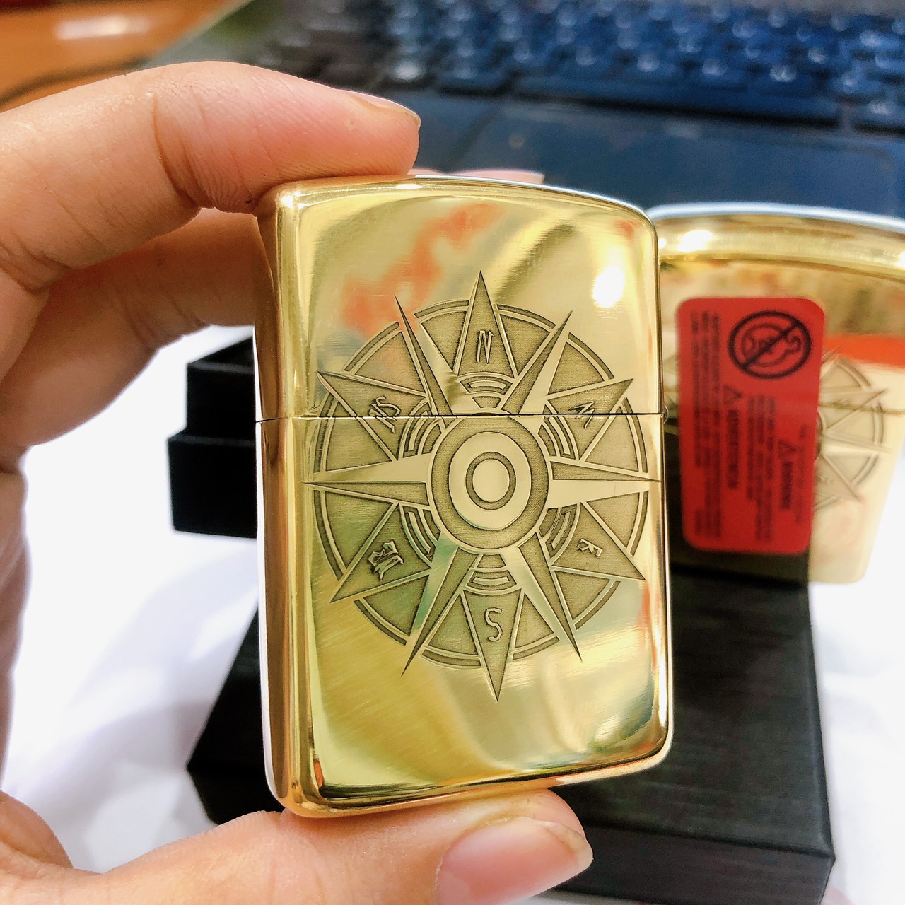 Bật lửa Zippo Brass, Armor vỏ dầy khắc chìm cẩn xà cừ mẫu la bàn, vỏ đồng ruột thép không gỉ