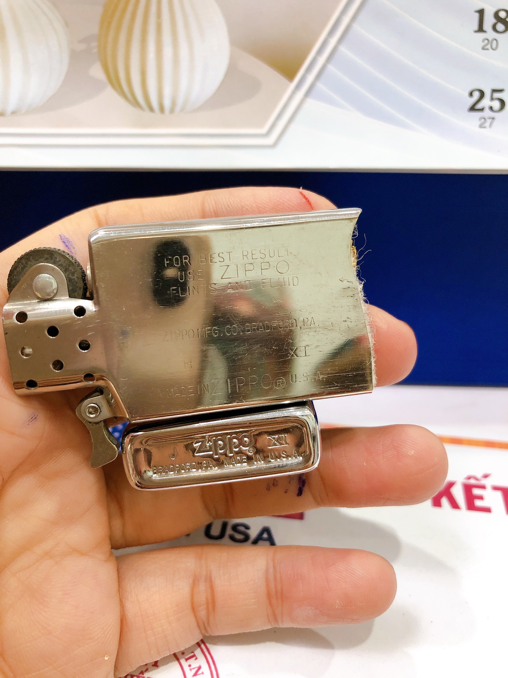 Bật lửa Zippo Mỹ Slim high polish chrome khắc ăn mòn đổ sơn chủ đề ABC Stores Hawaii, sản xuất 1995, Hàng chính hãng