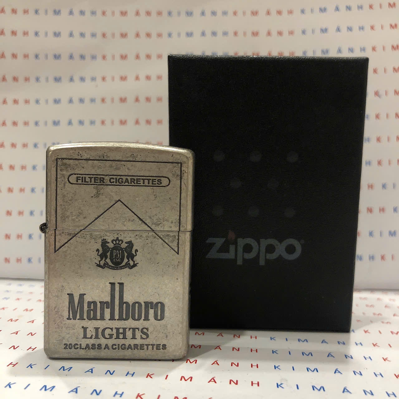 Hộp quẹt, bật lửa Zippo chủ đề Marlboro giả cổ bạc, Kim Ánh nhập hàng loại 1 vỏ bằng đồng có dán tem đỏ