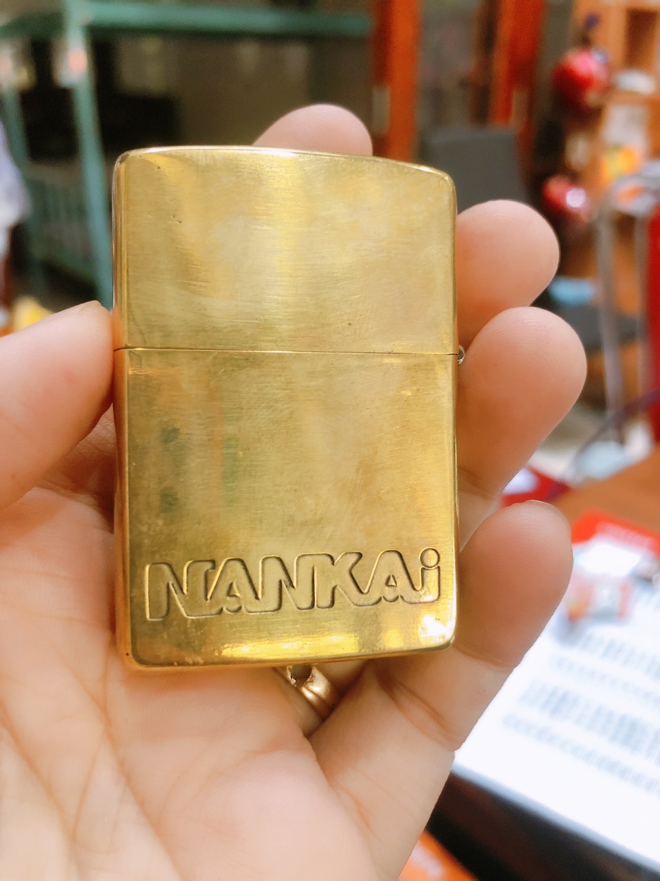 Bật lửa Zippo Mỹ Brass khắc ăn mòn full nắp NANKAI WGP, mộc đáy ngược, sản xuất 1994 Hàng chính hãng
