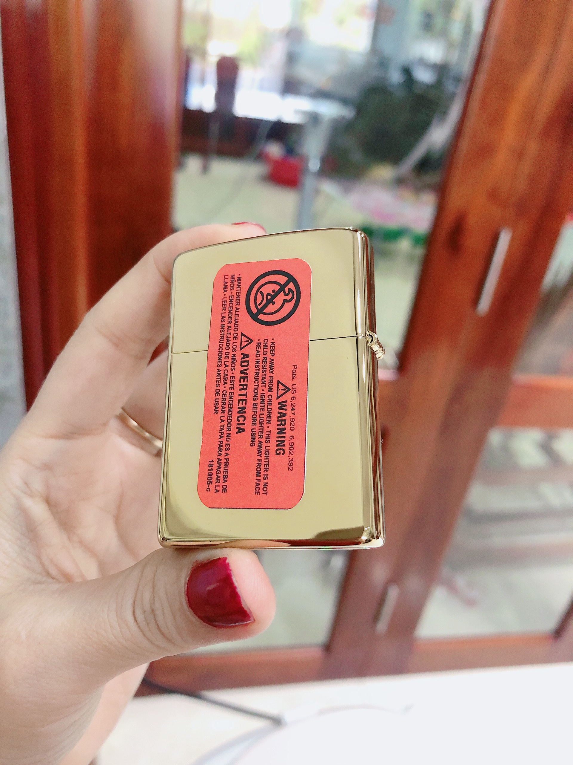 Bật Lửa, Hộp quẹt Zippo trơn màu Vàng Bóng, Vỏ bằng đồng ruột thép không gỉ có tem đỏ