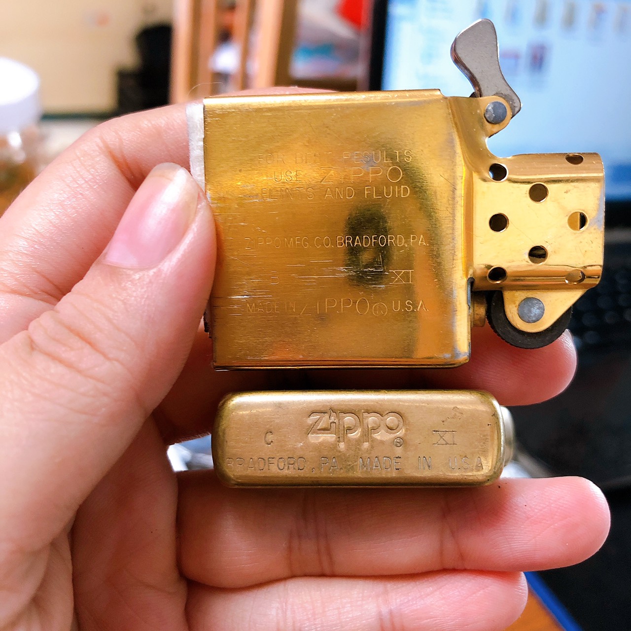 Bật lửa Zippo Mỹ Brass khắc ăn mòn FISNERMAN'S WMARF, mộc ngược ngược, sản xuất 1995