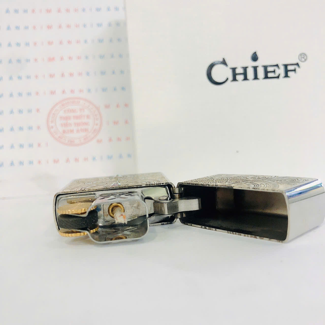 Bật Lửa CHIEF Chủ Đề Cánh Buồm Tình Yêu Mã CF2033N - Vỏ Đồng Nguyên Khối Càng Dùng Càng Bóng