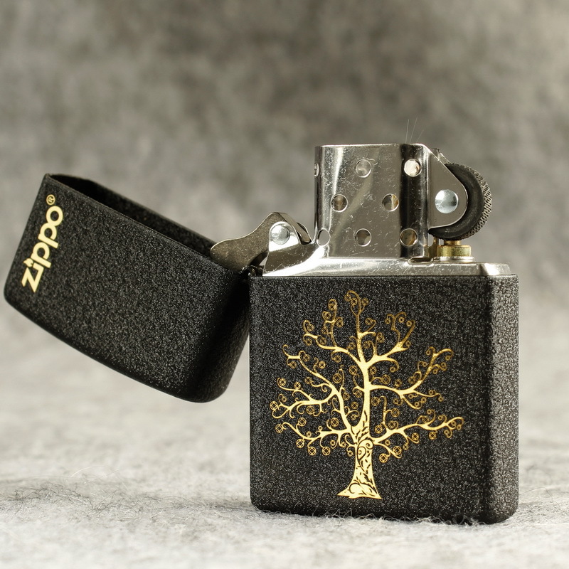 Quẹt Zippo MỸ Black Crackle mã 236 khắc ăn mòn đổ sơn chủ đề Cây Phú Quý , Hàng chính hãng