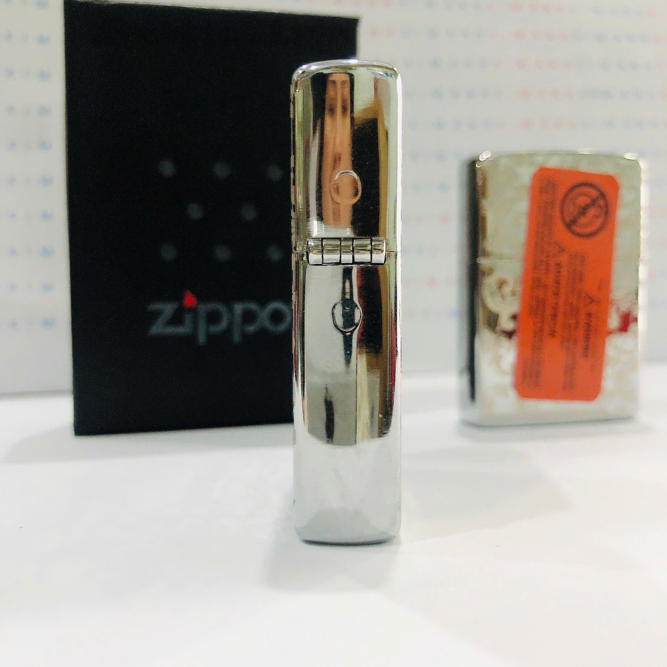 Bật lửa, hộp quẹt ZIPPO chủ đề Hoa Văn Bạc, Kim Ánh nhập hàng cao cấp loại 1 vỏ bằng đồng có dán tem đỏ