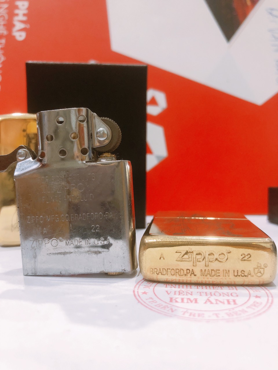 Bật lửa Zippo Amorr vỏ dầy, khắc chìm ông Quan Công, hàng loại 1 vỏ bằng đồng có tem đỏ