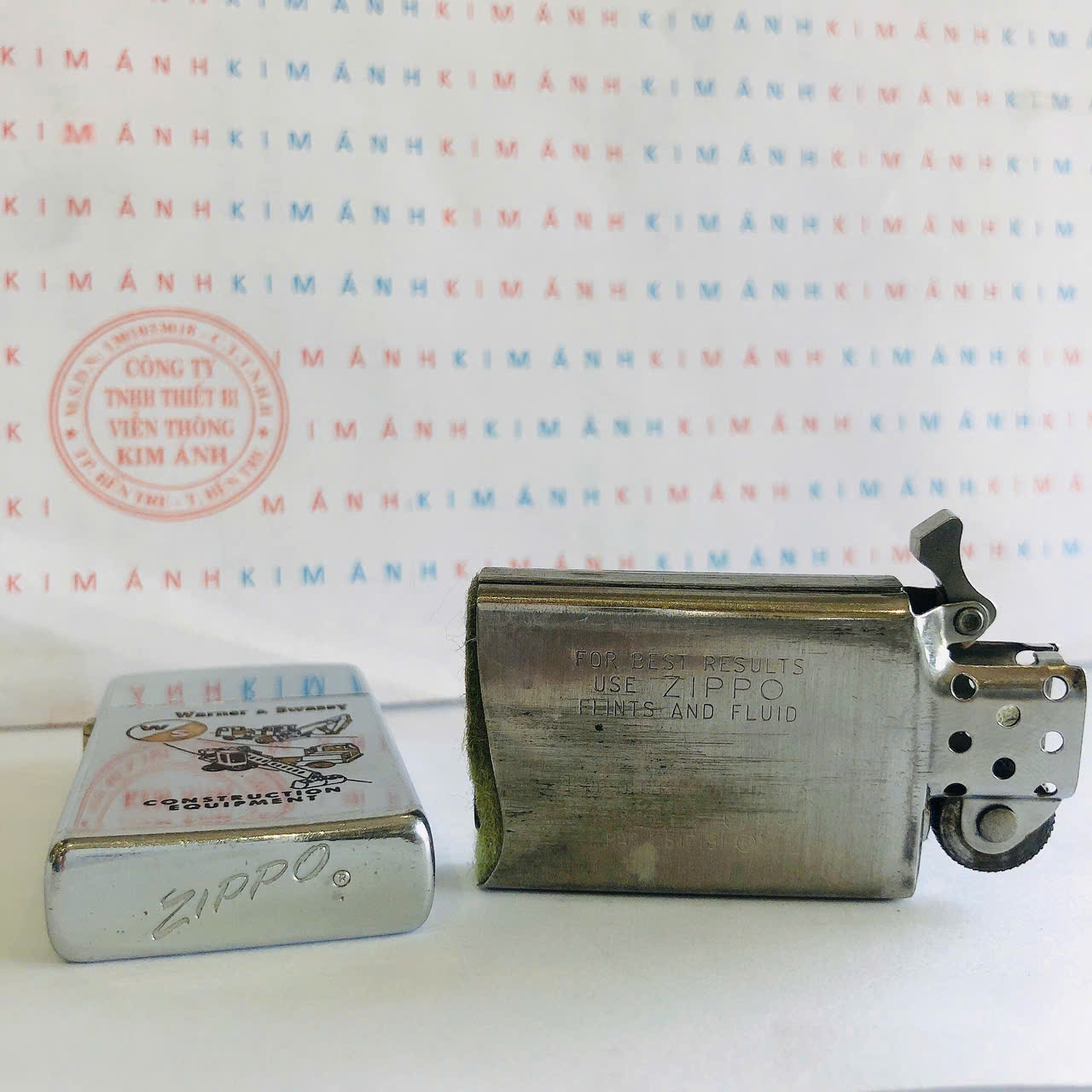 Bật lửa Zippo Slim Mỹ xưa chủ đề Thiết Bị Xây Dựng sản xuất 1965, Cam kết hàng chính hãng có giấy Hải quan gửi kèm theo