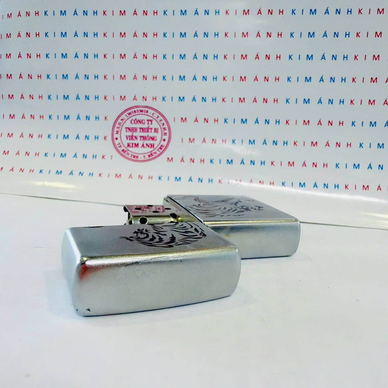 Bật lửa Zippo Mỹ Khắc Ăn Mòn Đổ Sơn Chúa Sơn Lâm, Hàng Chính Hãng Có Giấy Nhập Khẩu Gửi Kèm Theo Đơn Hàng