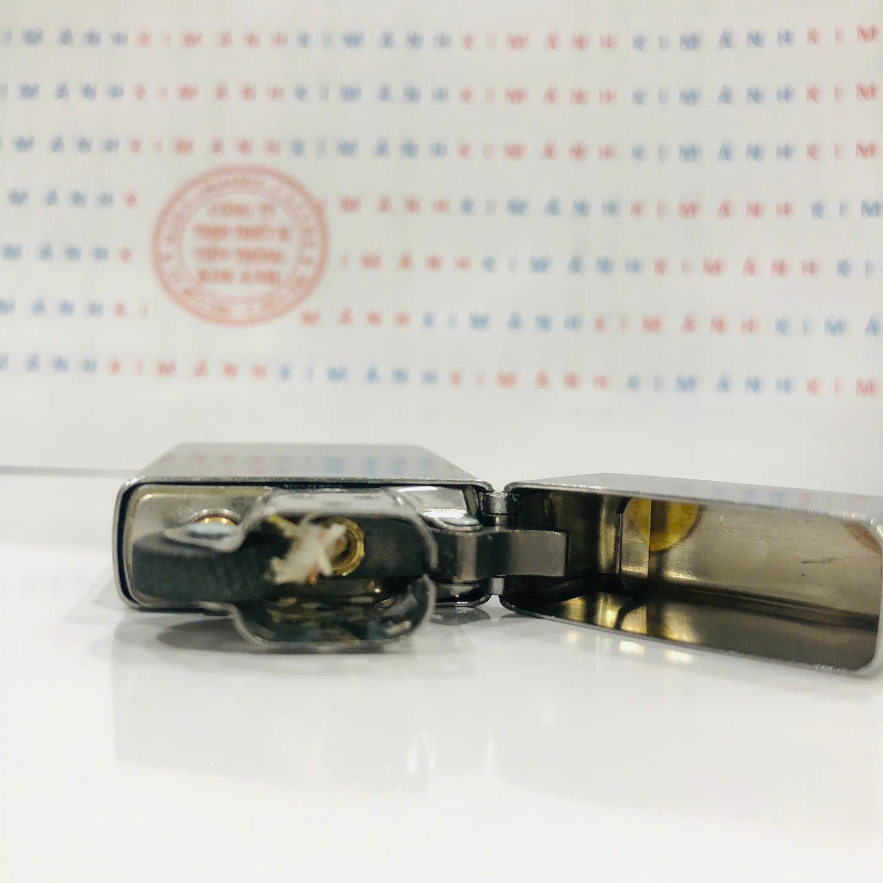 Bật lửa, hộp quẹt Zippo Slim Street chrome mã 1607, cam kết hàng chính hãng có giấy nhập khẩu gửi kèm theo đơn hàng