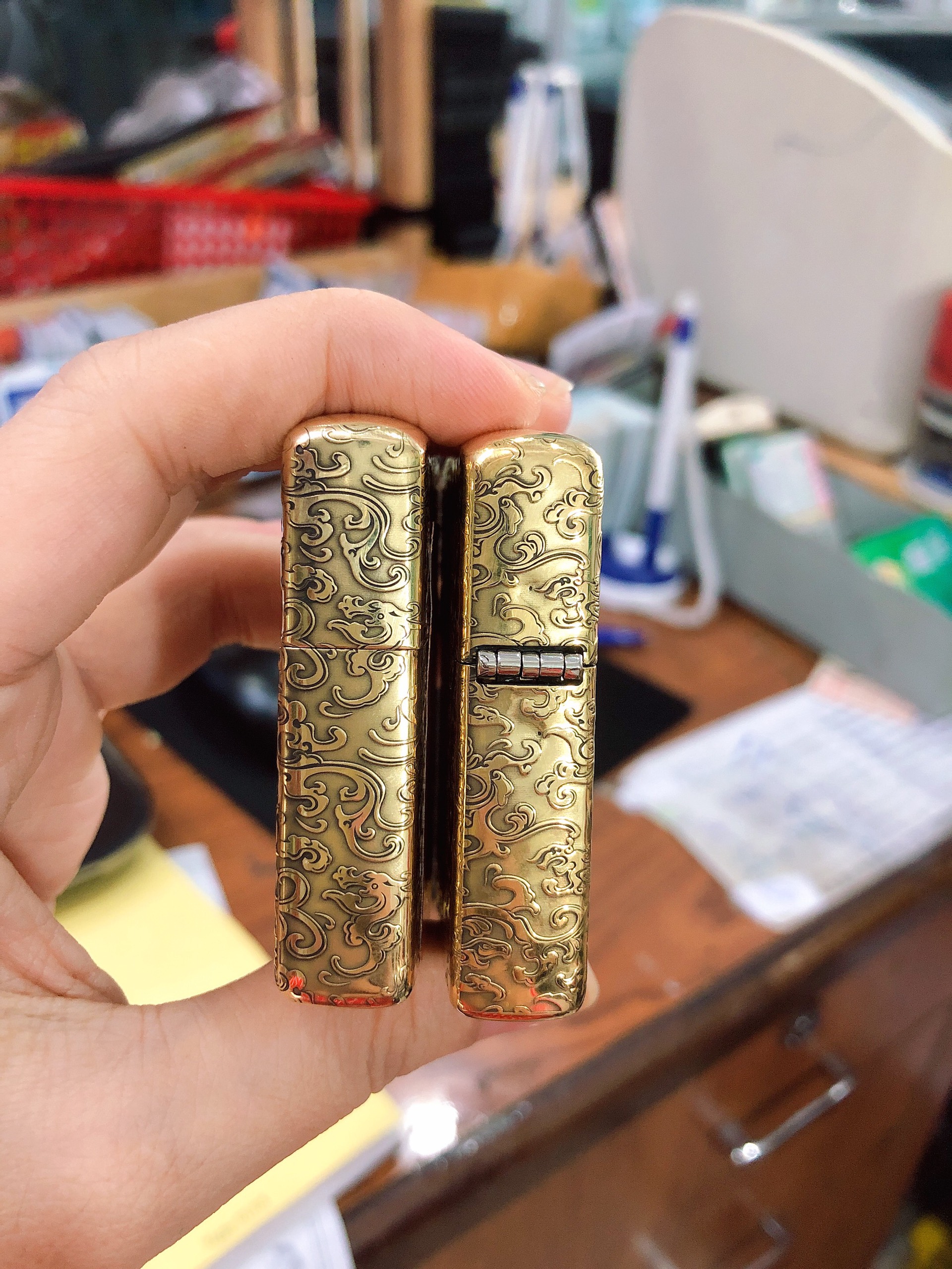 Bật Lửa Zippo Armor Vỏ Dầy, Khắc Chìm 5 Mặt Hình Bát Quái, Có tem đỏ