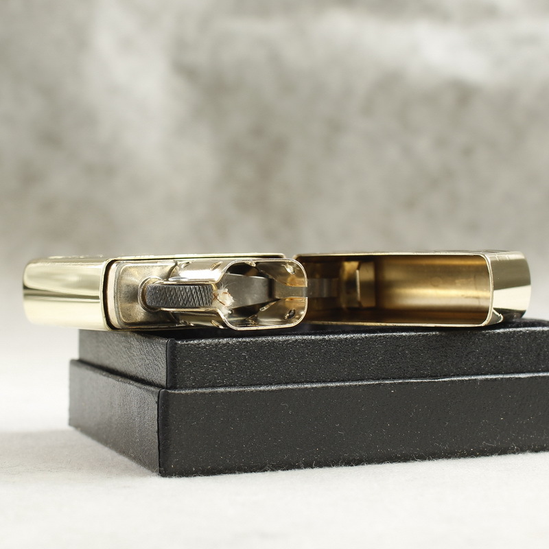 Hột quẹt Zippo MỸ Brass mã 204B khắc ăn mòn đổ sơn 5 mặt chủ đề Cô gái gió, Hàng chính hãng