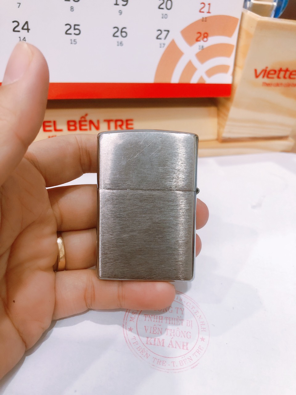 Bật lửa, hộp quẹt Zippo Mỹ brushed chrome Eblem biểu tượng nước Mỹ, Hàng chính hãng